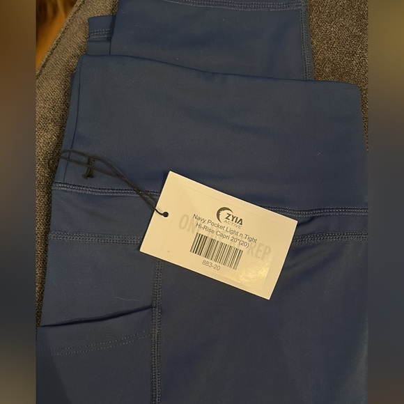 ZYIA Pants - ZYIA women’s light n tight hi rise capri
